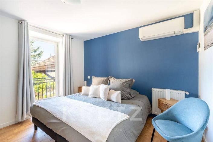 Image No.7-9 Bed House for sale