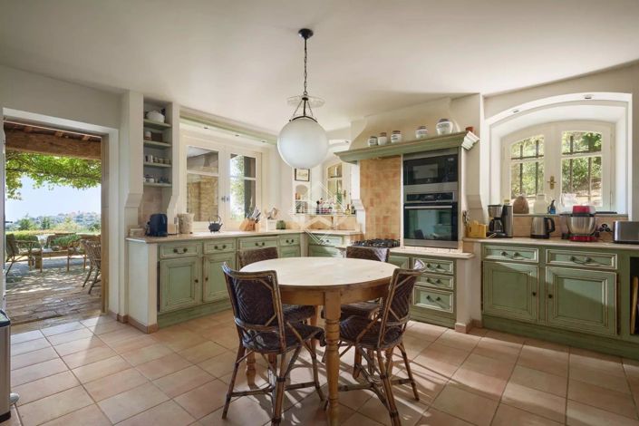 Image No.6-11 Bed House for sale