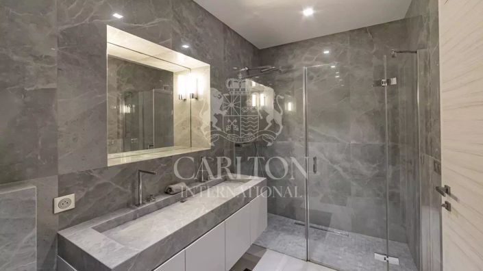 Image No.12-7 Bed House for sale