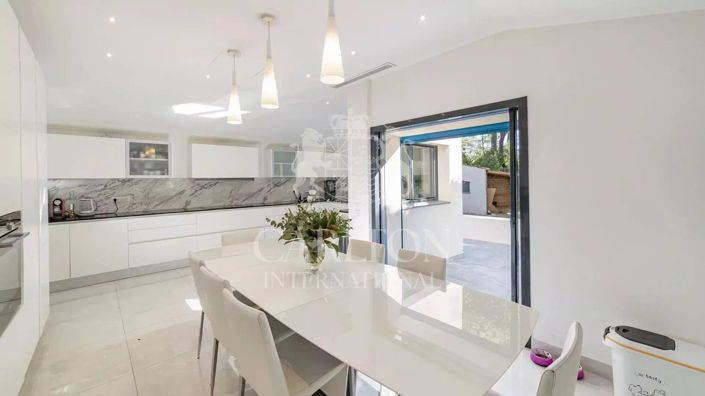 Image No.16-7 Bed House for sale