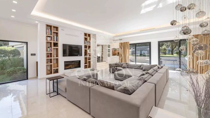 Image No.17-7 Bed House for sale