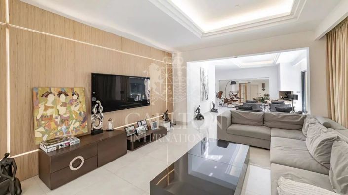 Image No.9-7 Bed House for sale