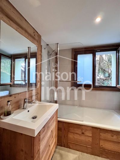 Image No.12-2 Bed House for sale