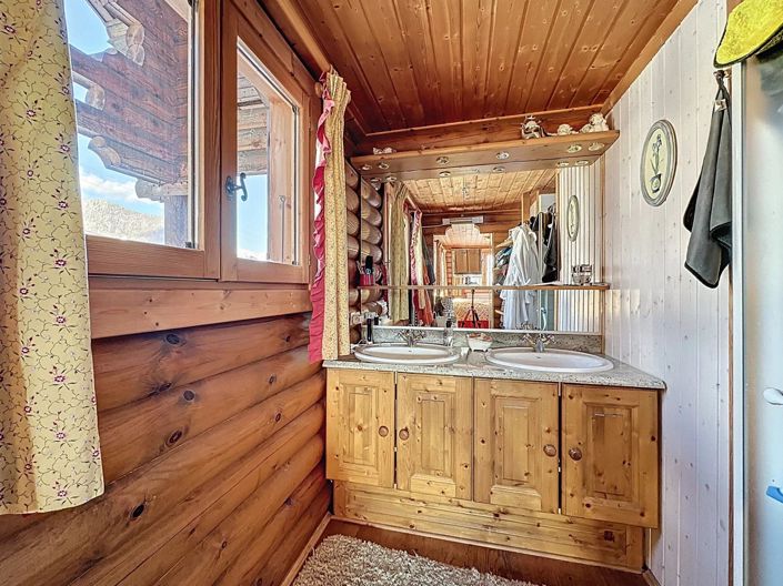 Image No.10-4 Bed House for sale