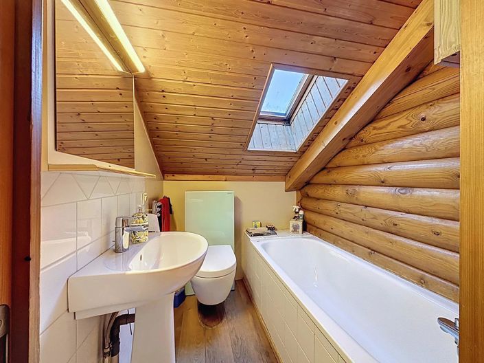 Image No.12-4 Bed House for sale