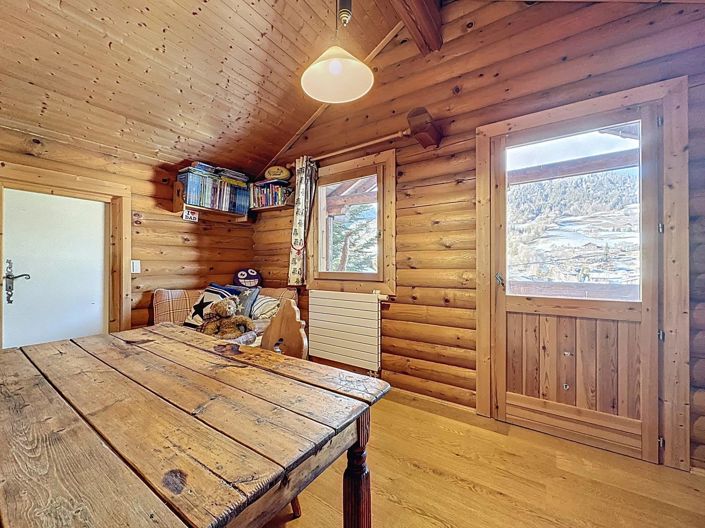 Image No.15-4 Bed House for sale