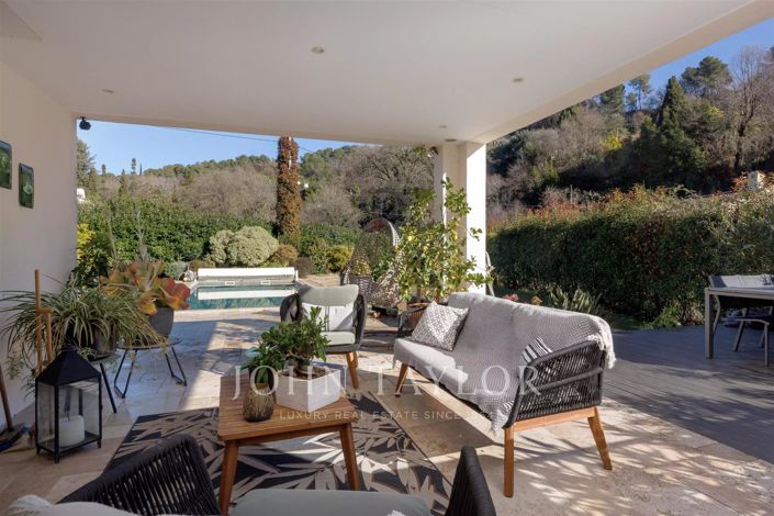 Image No.4-5 Bed House for sale