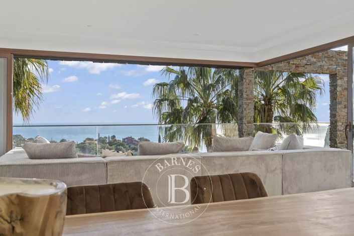 Image No.4-7 Bed House for sale