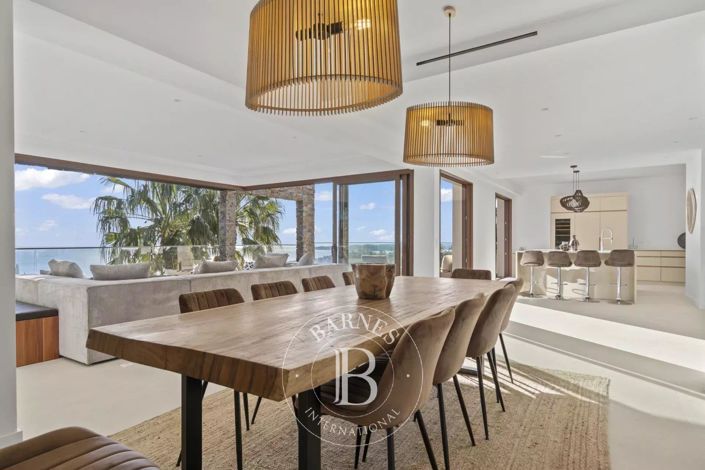 Image No.9-7 Bed House for sale