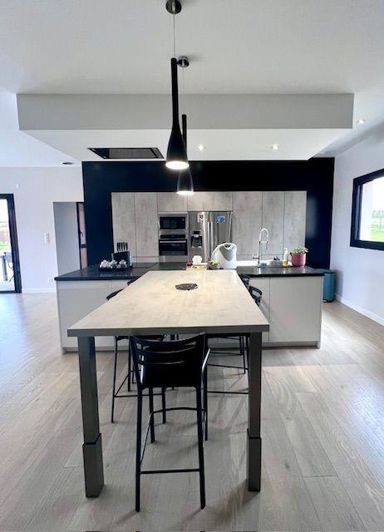 Image No.2-4 Bed House for sale