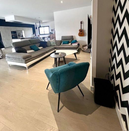 Image No.3-4 Bed House for sale