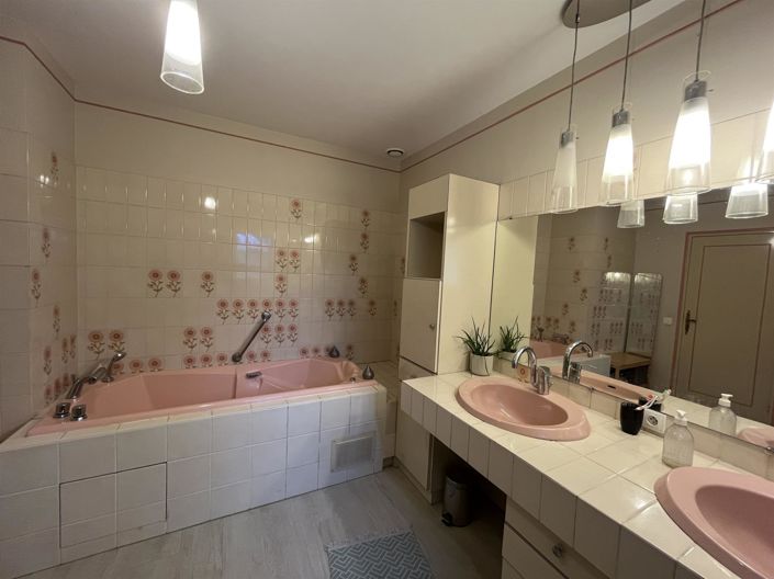 Image No.15-5 Bed House for sale