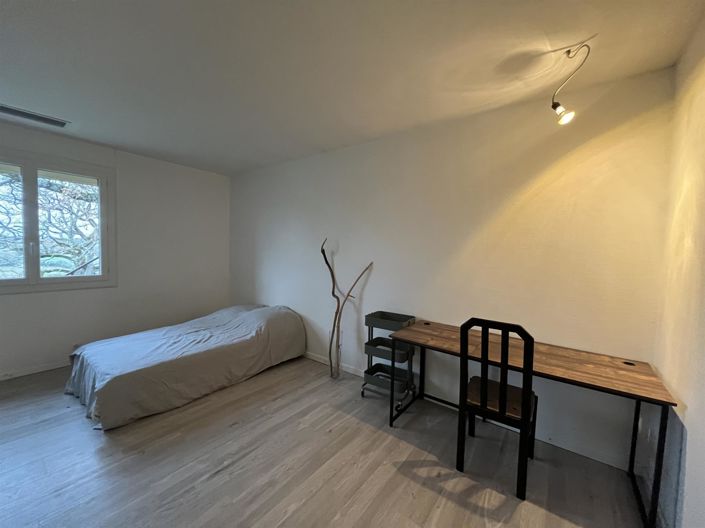 Image No.16-5 Bed House for sale