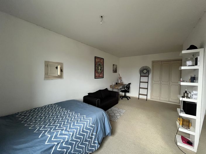 Image No.17-5 Bed House for sale