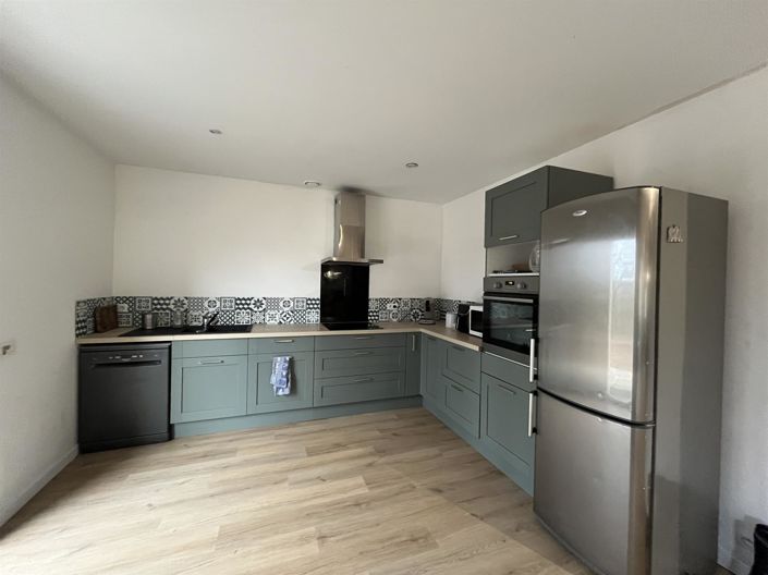 Image No.6-5 Bed House for sale