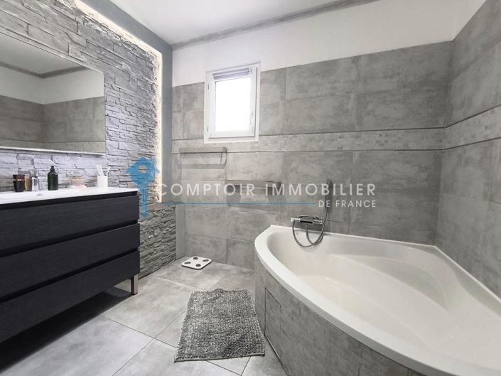 Image No.12-4 Bed House for sale