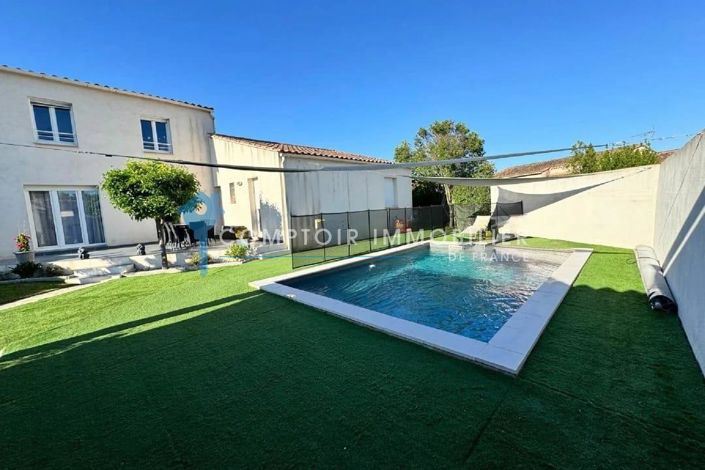 Image No.2-4 Bed House for sale