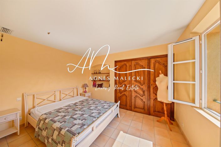 Image No.13-4 Bed House for sale