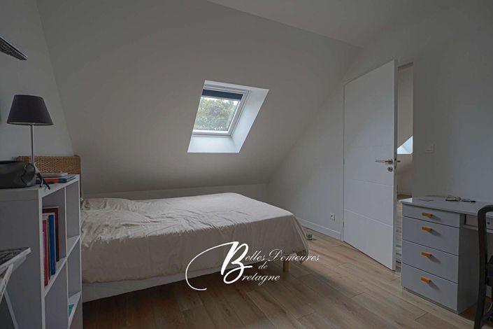 Image No.12-5 Bed House for sale