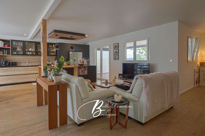 Image No.2-5 Bed House for sale