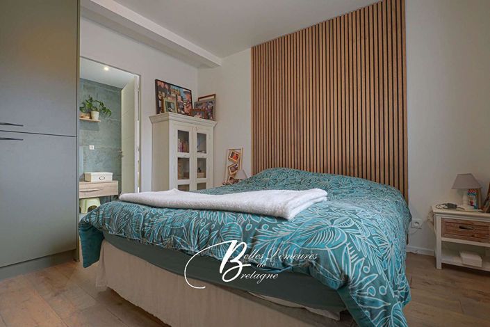 Image No.5-5 Bed House for sale