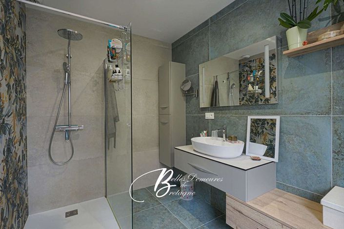 Image No.6-5 Bed House for sale