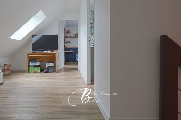 Image No.9-5 Bed House for sale