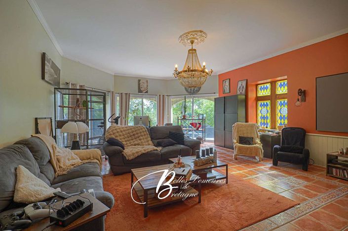 Image No.5-12 Bed House for sale