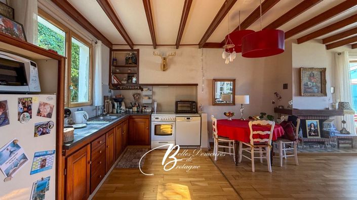 Image No.9-5 Bed House for sale