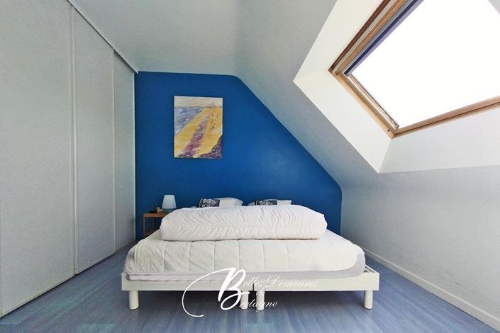 Image No.8-10 Bed House for sale