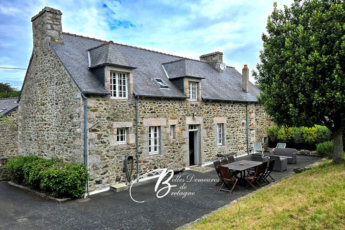 Image No.2-4 Bed House for sale