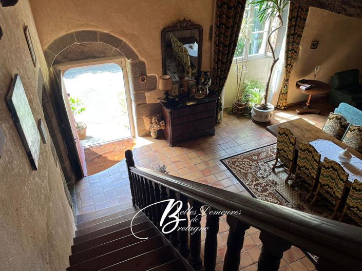 Image No.10-5 Bed Property for sale