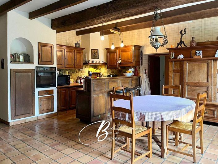 Image No.12-5 Bed Property for sale