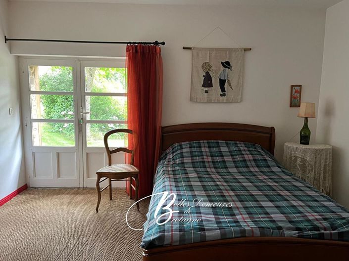 Image No.18-5 Bed Property for sale