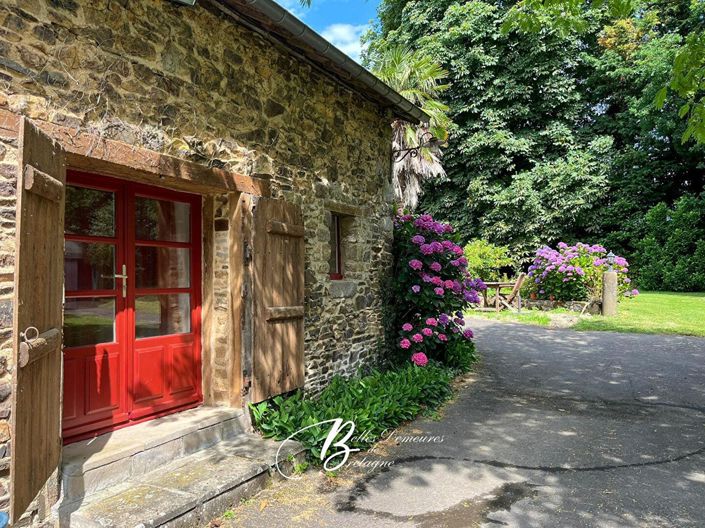 Image No.6-5 Bed Property for sale