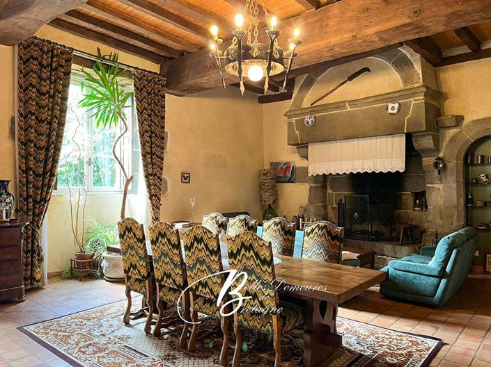 Image No.9-5 Bed Property for sale