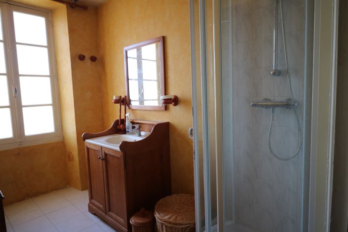 Image No.8-4 Bed House for sale