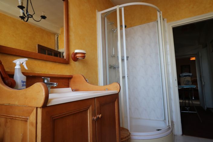 Image No.9-4 Bed House for sale