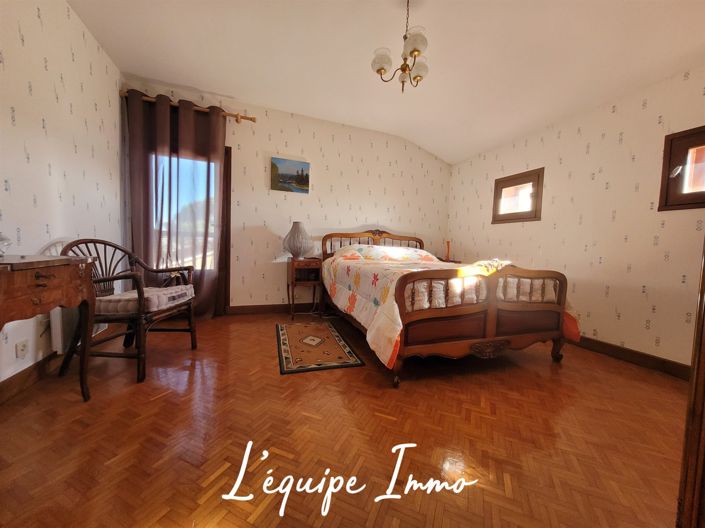 Image No.11-5 Bed House for sale