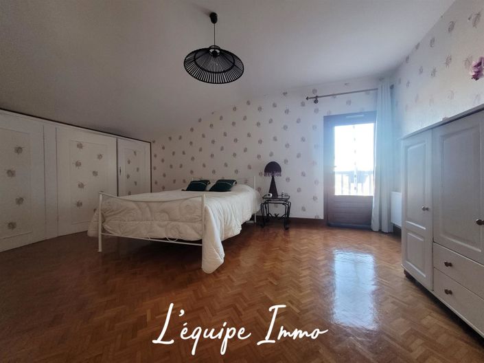 Image No.12-5 Bed House for sale