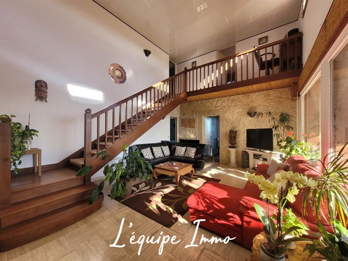 Image No.16-5 Bed House for sale