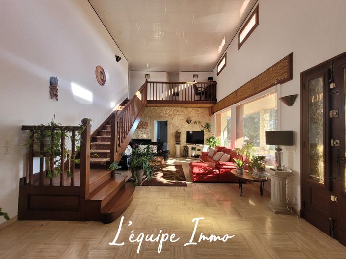 Image No.5-5 Bed House for sale