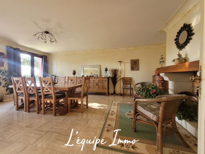 Image No.6-5 Bed House for sale