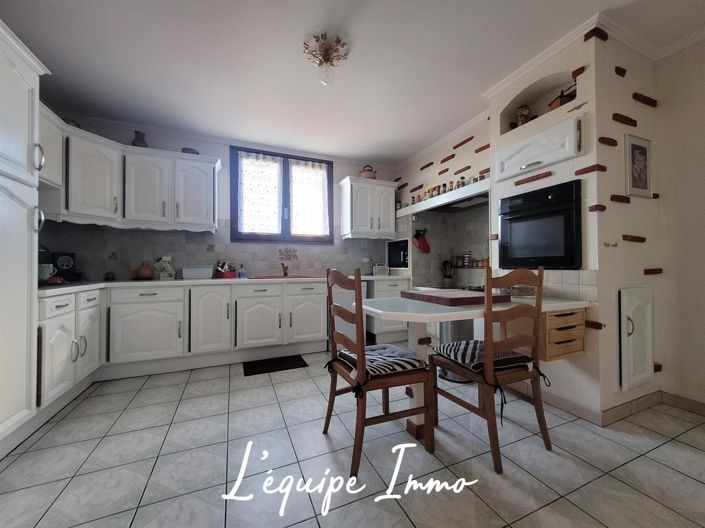 Image No.7-5 Bed House for sale