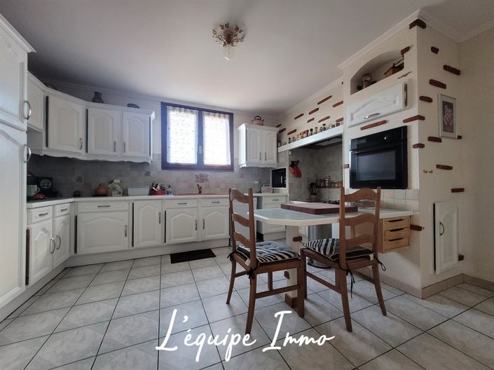 Image No.7-5 Bed House for sale