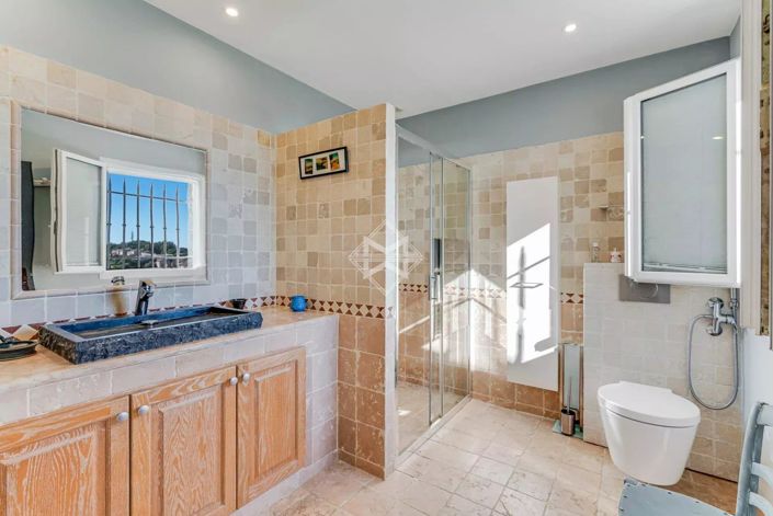 Image No.13-4 Bed House for sale