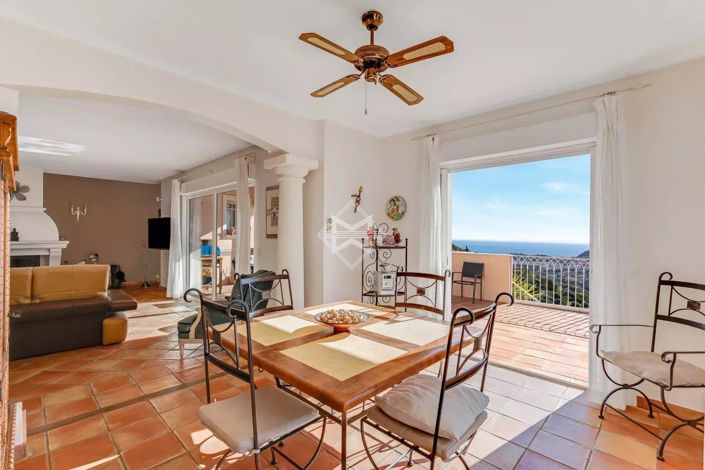 Image No.8-4 Bed House for sale