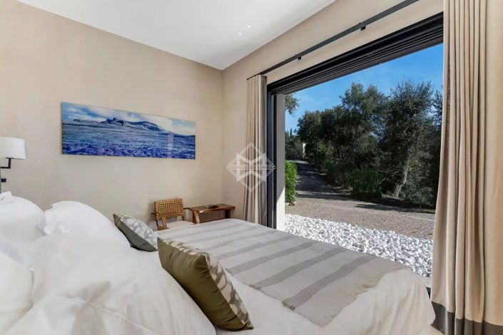 Image No.13-6 Bed House for sale