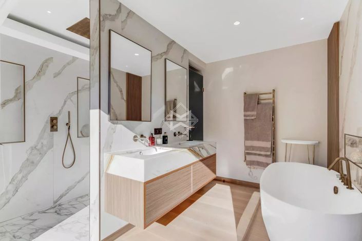 Image No.14-6 Bed House for sale