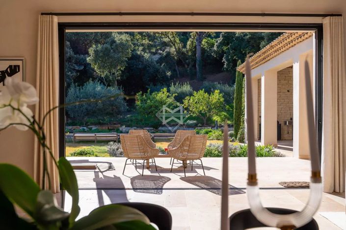 Image No.5-6 Bed House for sale